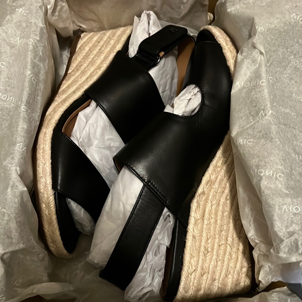 Vionic Brooke Wedge Slingback leather shoes size 10